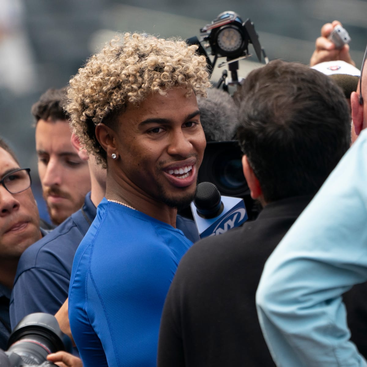 Mets' Francisco Lindor, Javier Baez apologize to those offended by their  thumbs-down gestures - Newsday