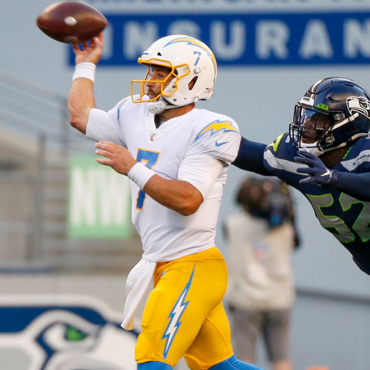 Pre-Snap Reads 8/31: Seahawks roster sits at 53 - Field Gulls