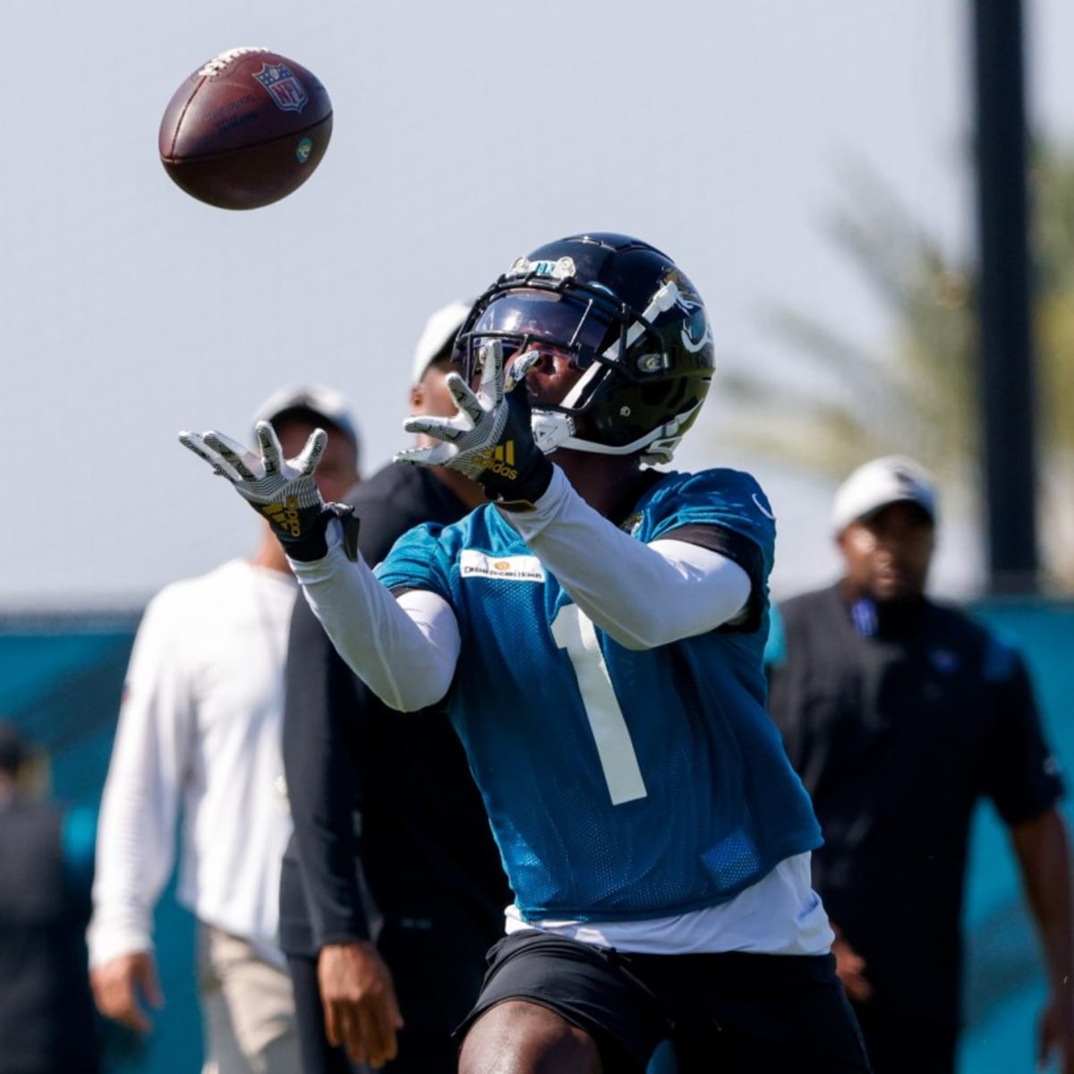 Jaguars running back Travis Etienne's foot injury not serious