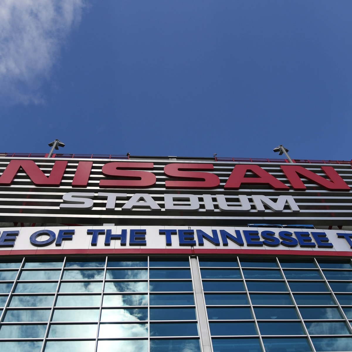 Tennessee Titans induct Fisher, Reese into franchise's Ring of Honor