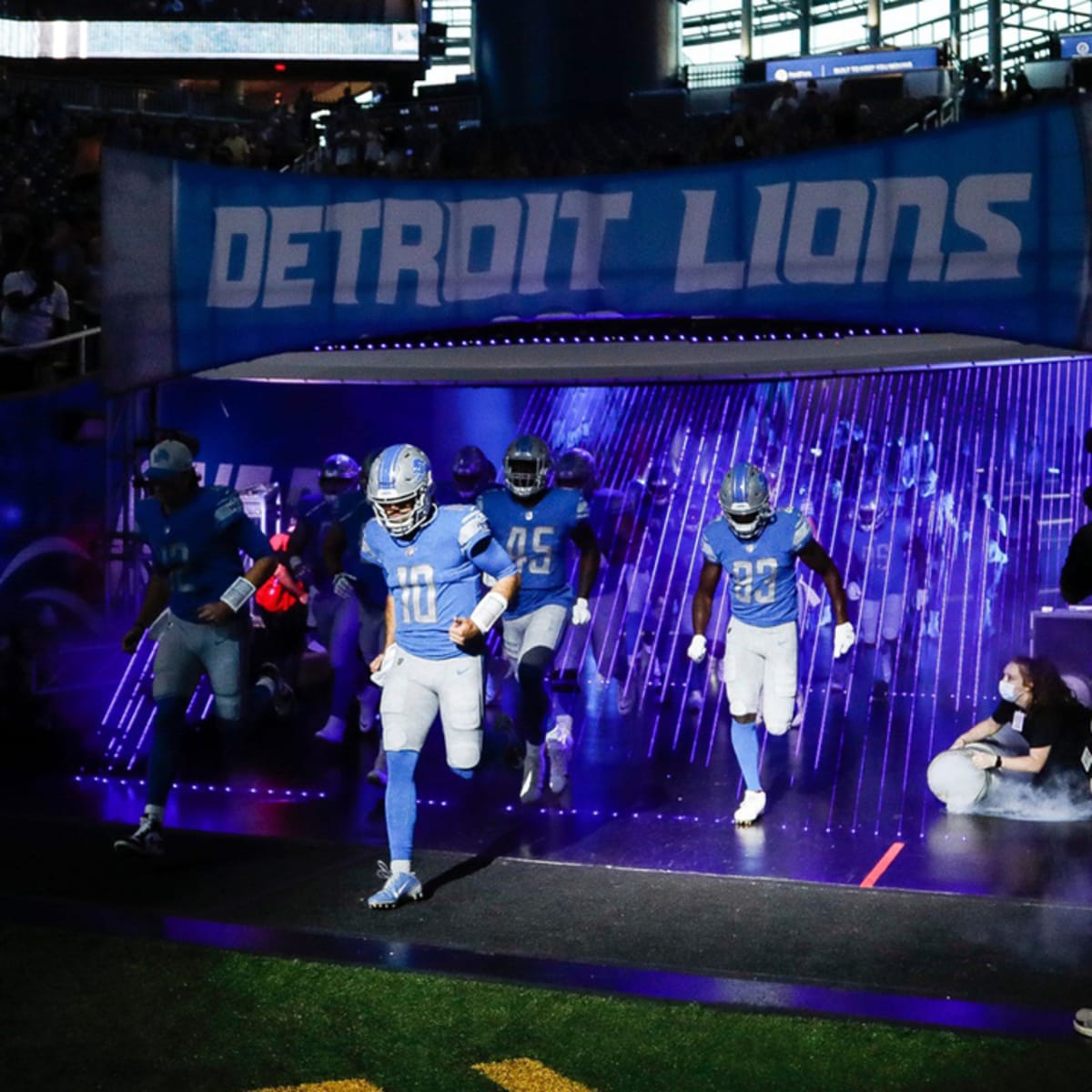 WATCH: Radio announcer Dan Miller goes CRAZY during Lions' game