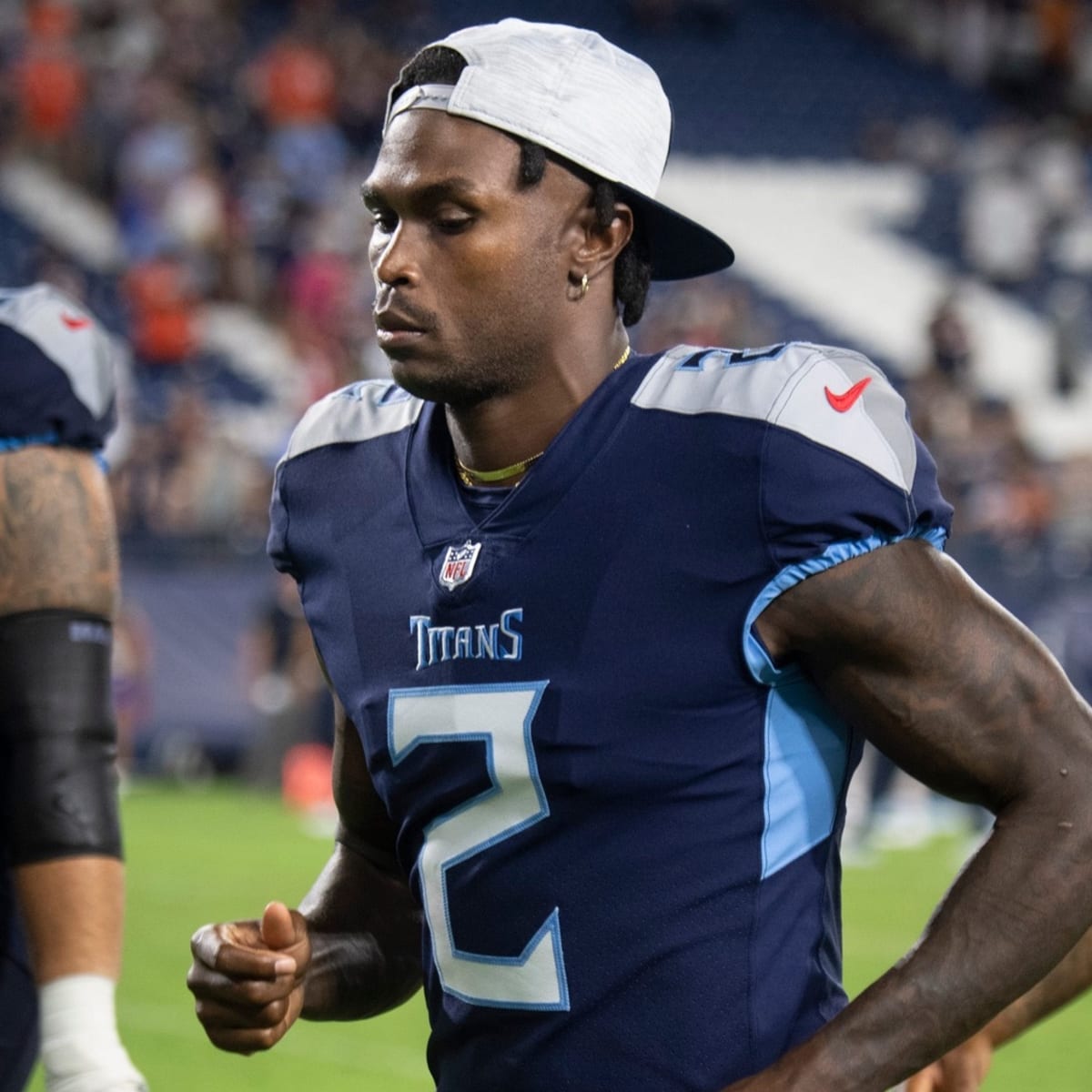 For Tennessee Titans, The Real Julio Jones Stands Up