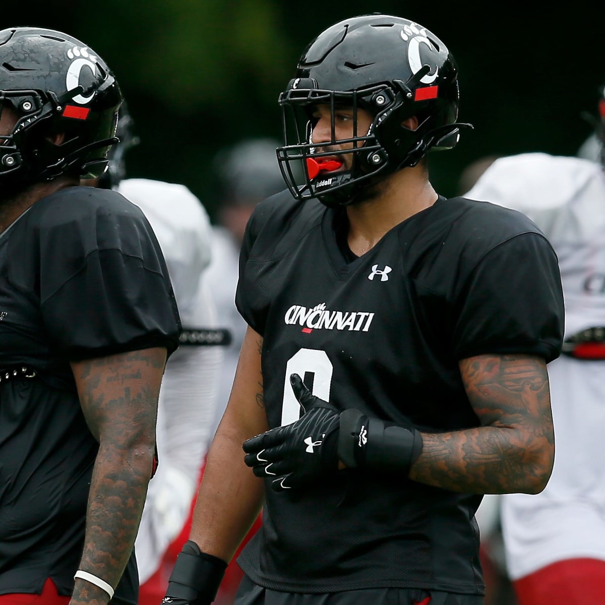 NFL Draft Profile: Darrian Beavers, Linebacker, Cincinnati Bearcats - Visit NFL  Draft on Sports Illustrated, the latest news coverage, with rankings for NFL  Draft prospects, College Football, Dynasty and Devy Fantasy Football.