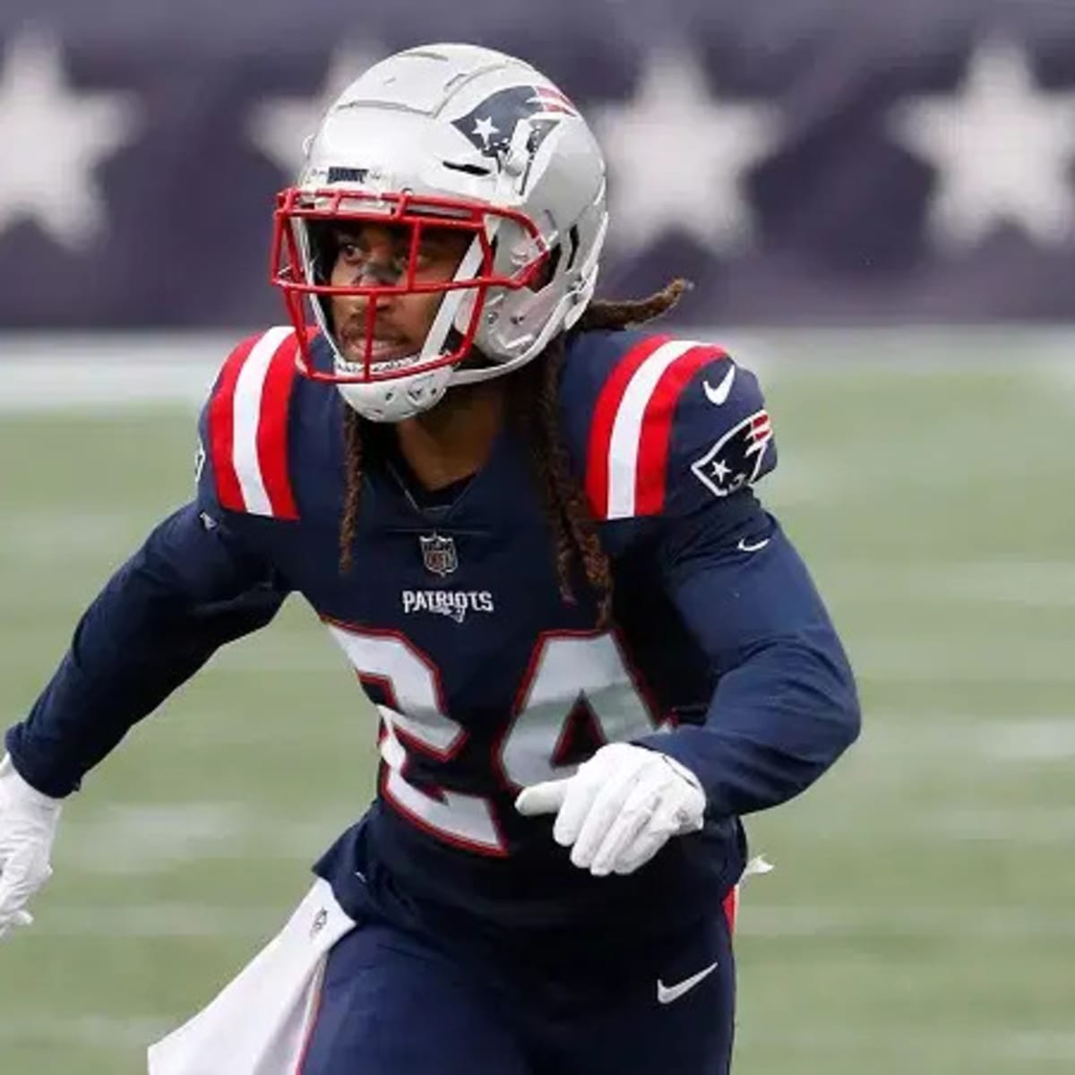 Patriots trade cornerback Stephon Gilmore to the Panthers