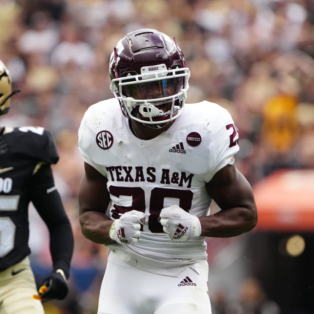 Jimbo Fisher explains why Texas A&M's Isaiah Spiller will find