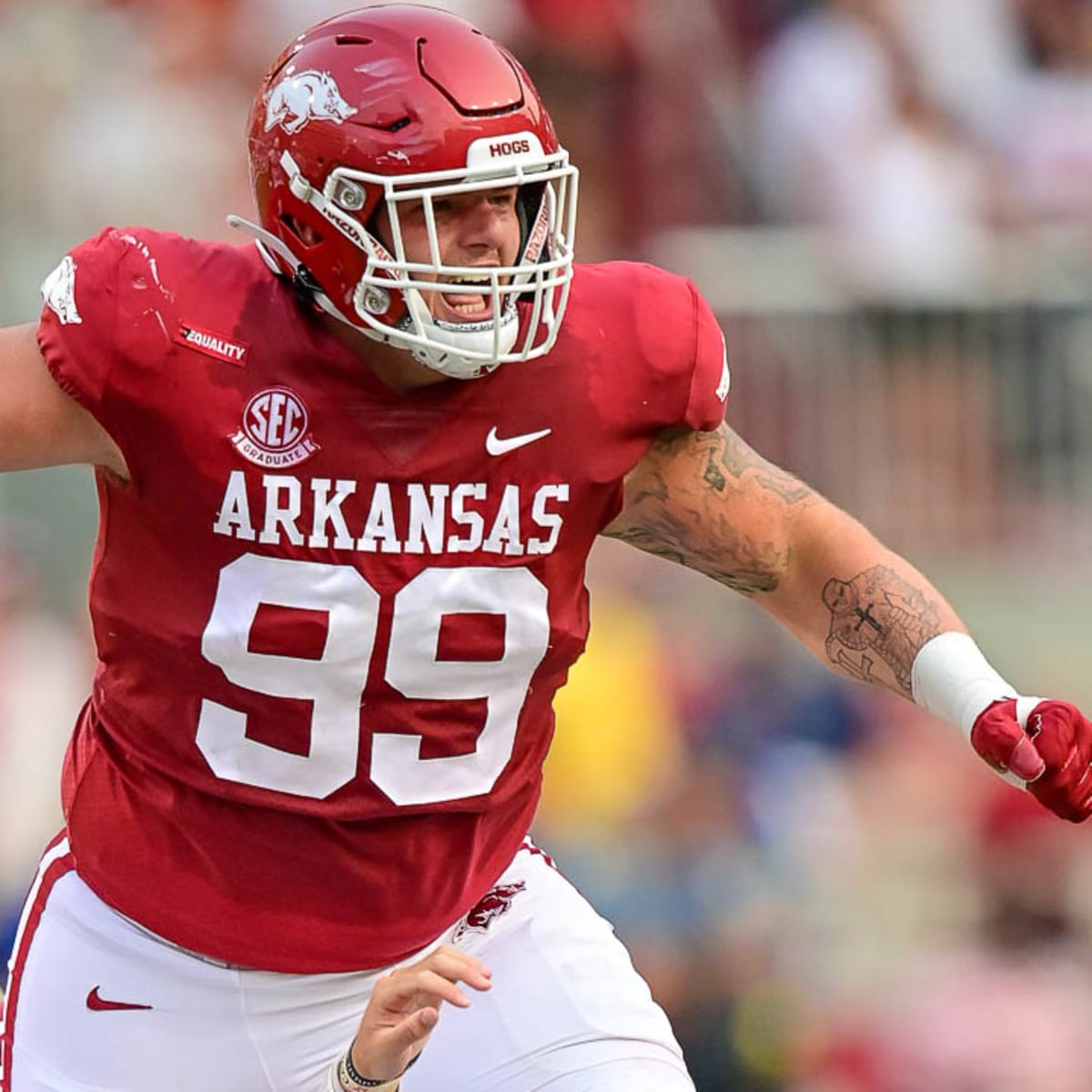 Leg Injury Against Denven Broncos Could Limit John Ridgeway in NFL Debut -  Sports Illustrated All Hogs News, Analysis and More