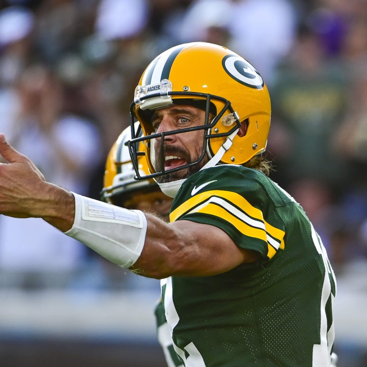 Rodgers' 4 TD passes help Packers roll over Bears 41-25