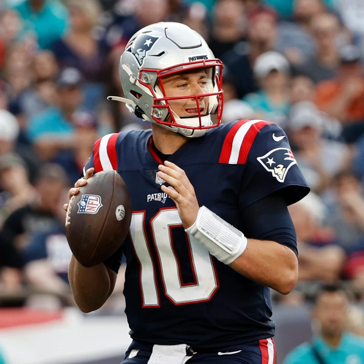 Patriots: Confidence In New England QB Mac Jones Despite Benching? - Sports  Illustrated New England Patriots News, Analysis and More