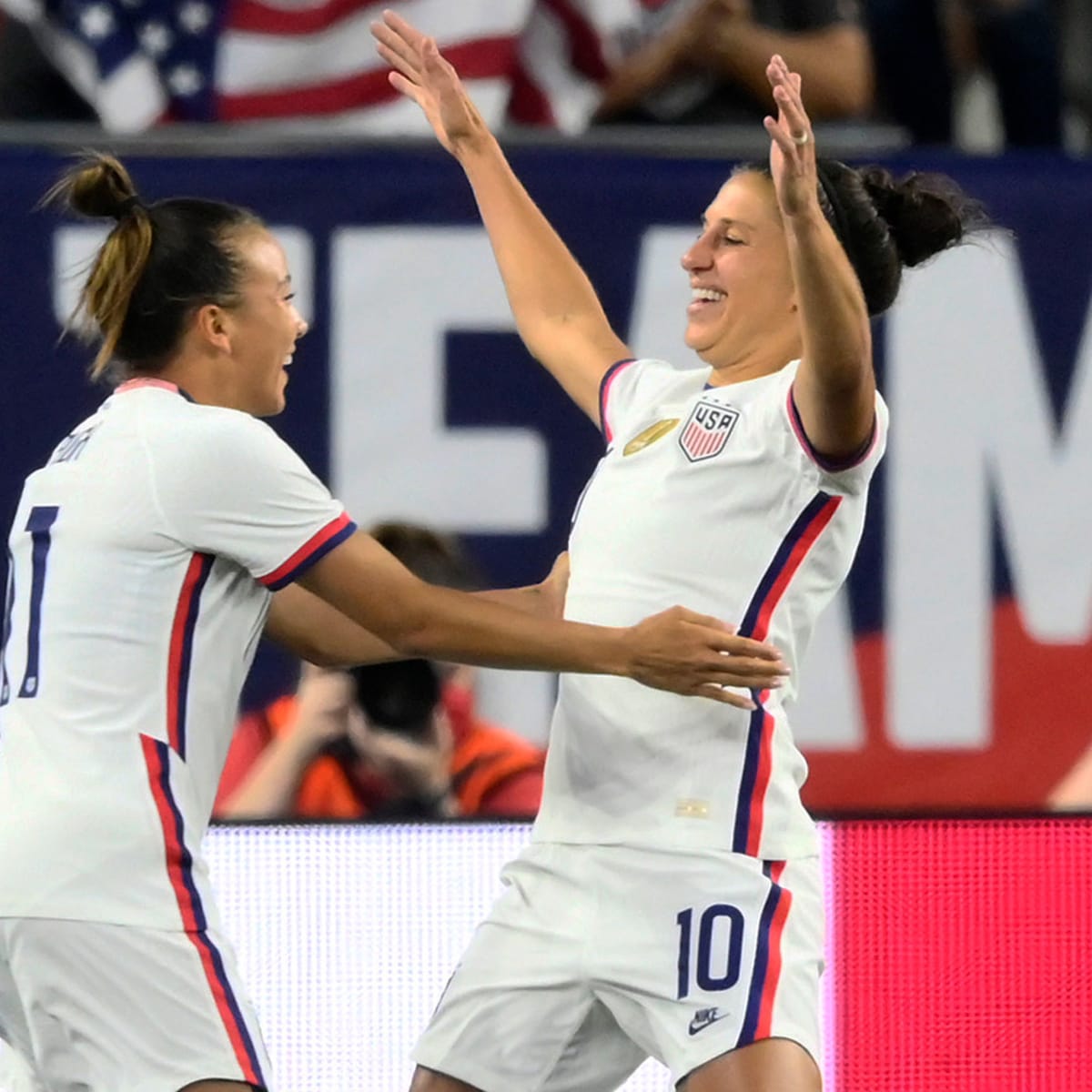 Soccer: Carli Lloyd scores five goals, U.S. women dominate Paraguay 