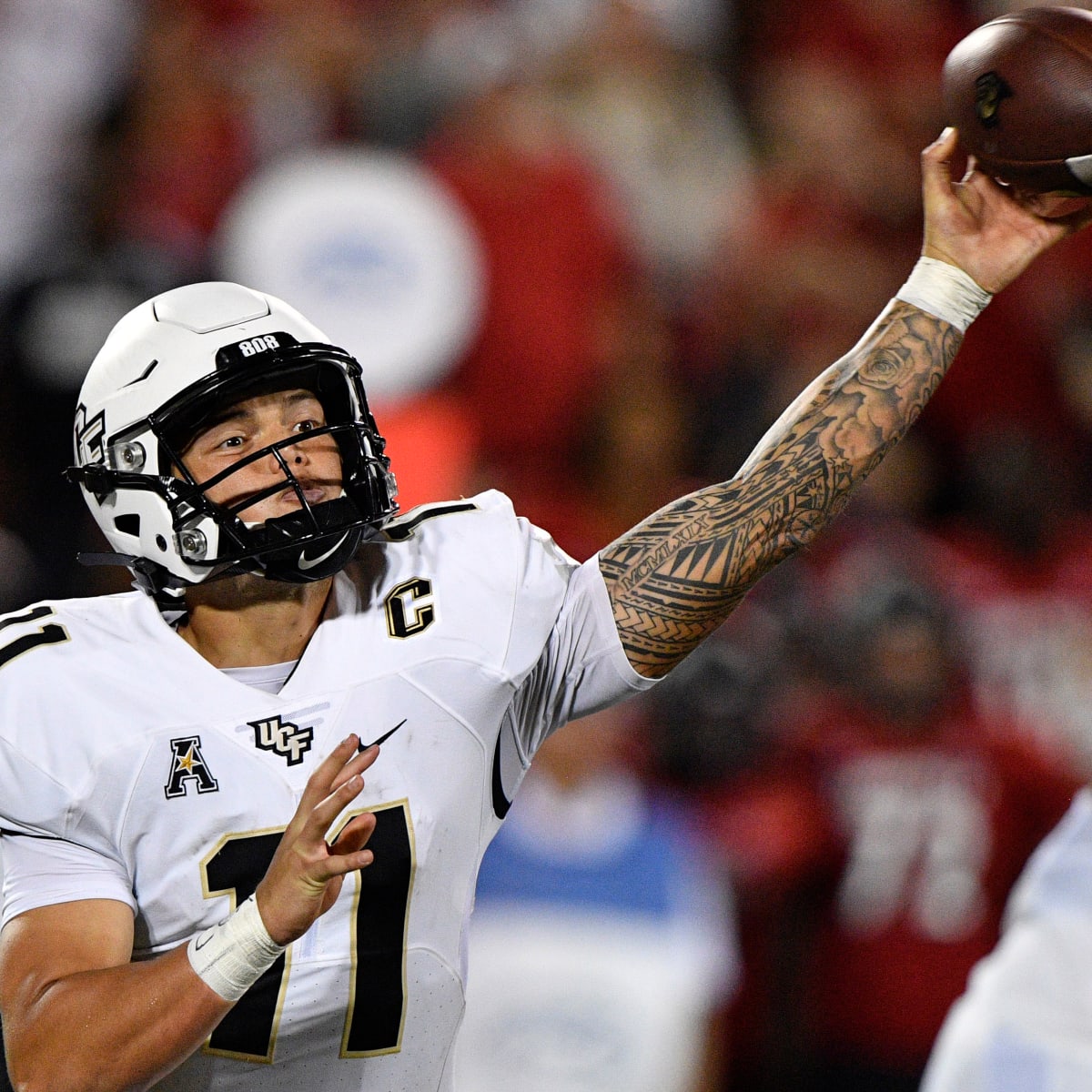 Ucf Qb Dillon Gabriel Suffers Potential Shoulder Injury In Loss To Louisville Sports Illustrated