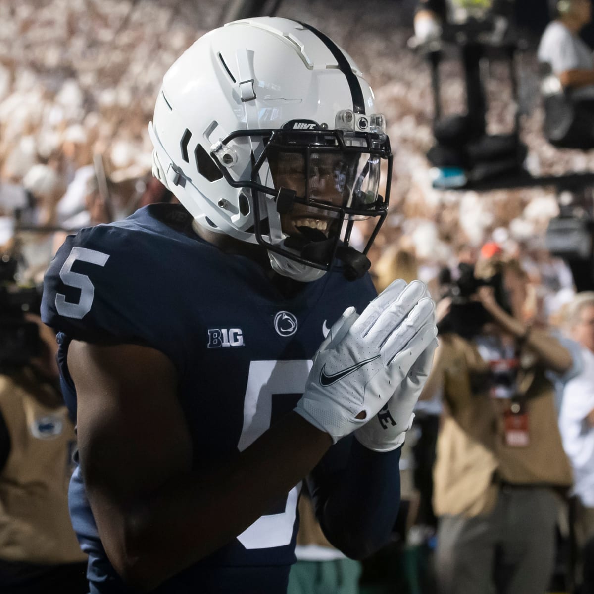 Auburn unveils alternate helmets for 'White Out' game with Penn State 