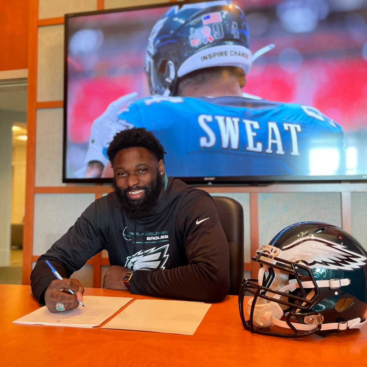 Josh Sweat, Eagles sign 3-year contract extension - Bleeding Green Nation