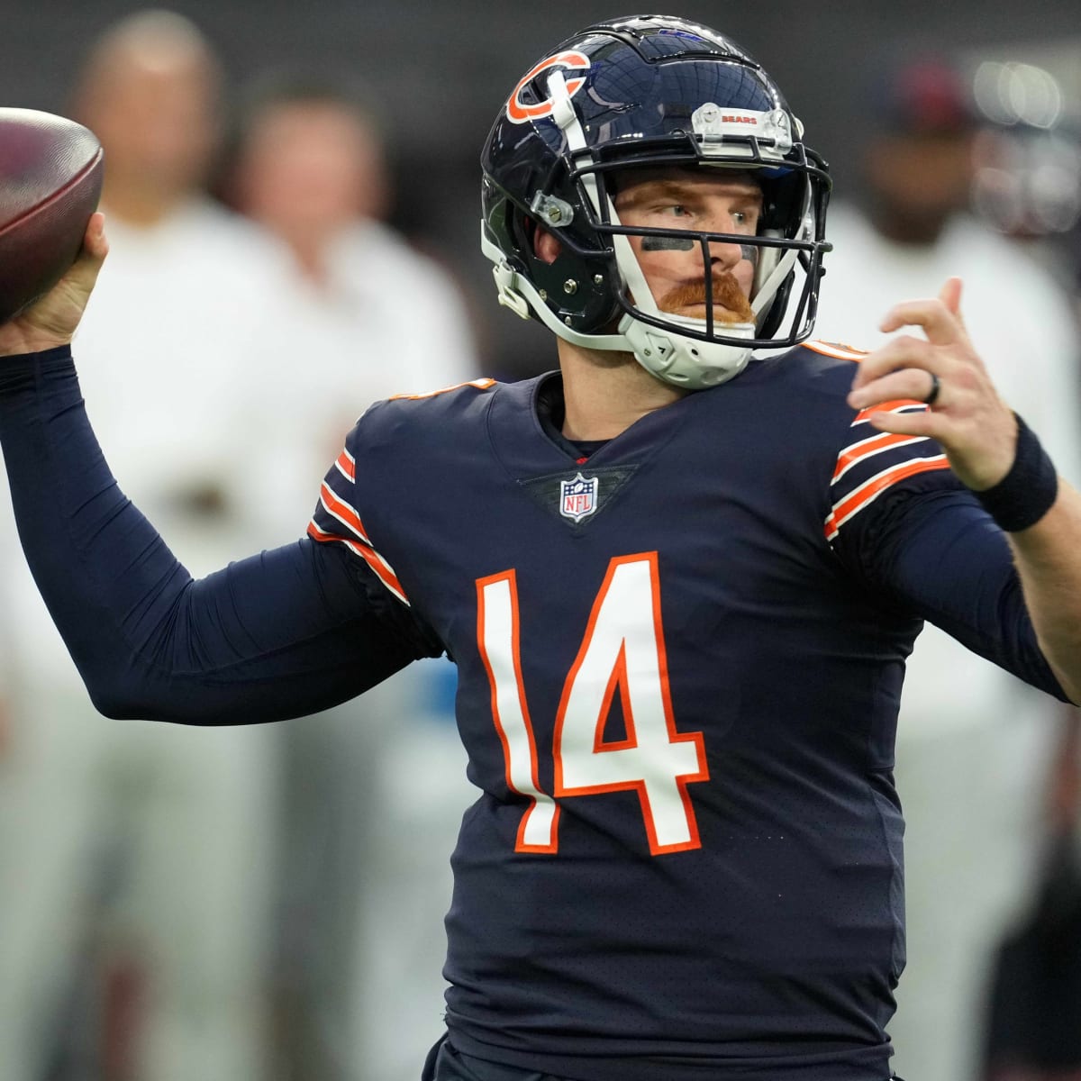 Bears QB Andy Dalton leaves win over Bengals with knee injury