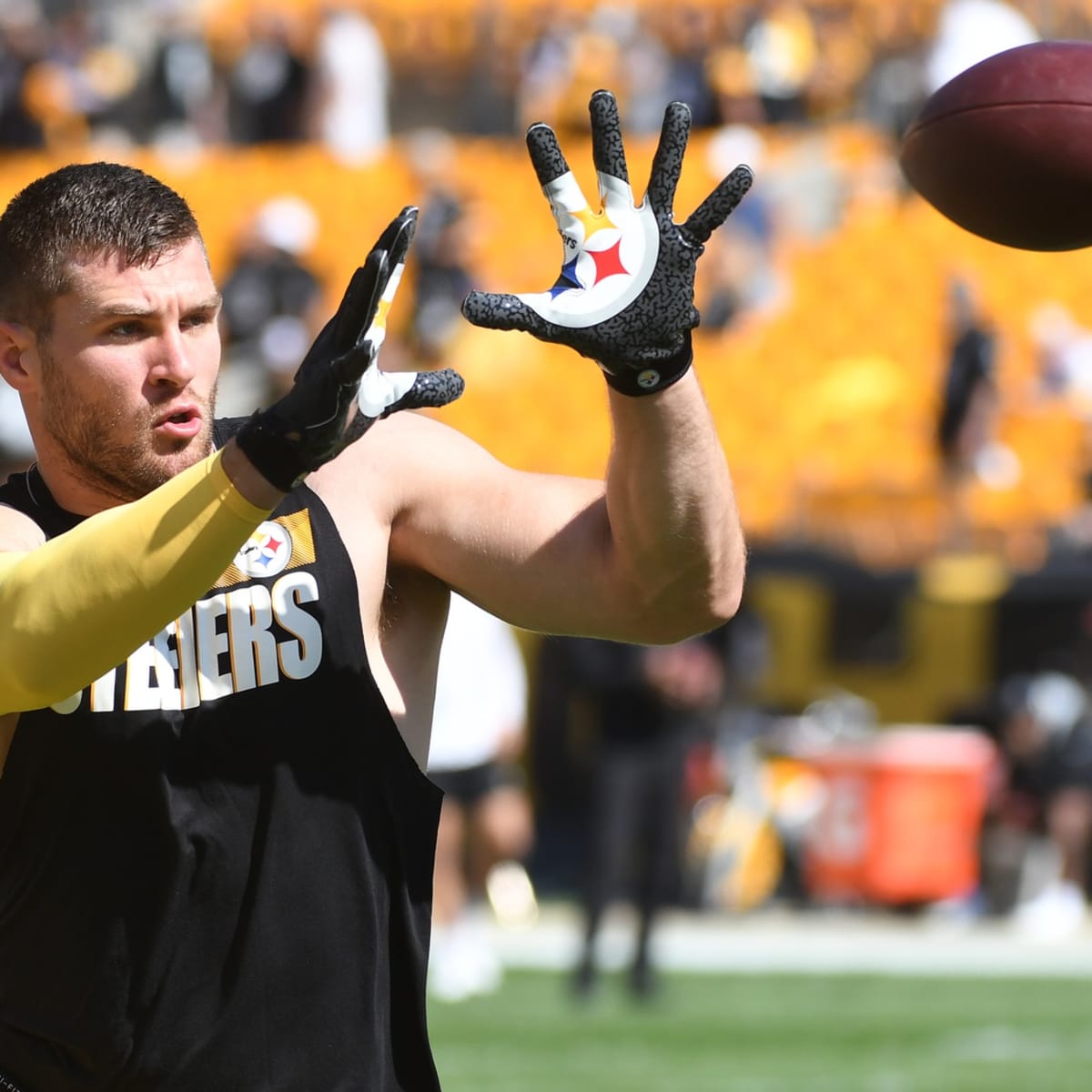 Sloppy Steelers lose defensive star T.J. Watt, but take gift win from AFC  champ Bengals - The Boston Globe