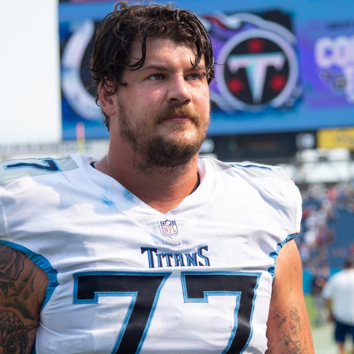 Tennessee Titans LT Taylor Lewan to report to training camp 