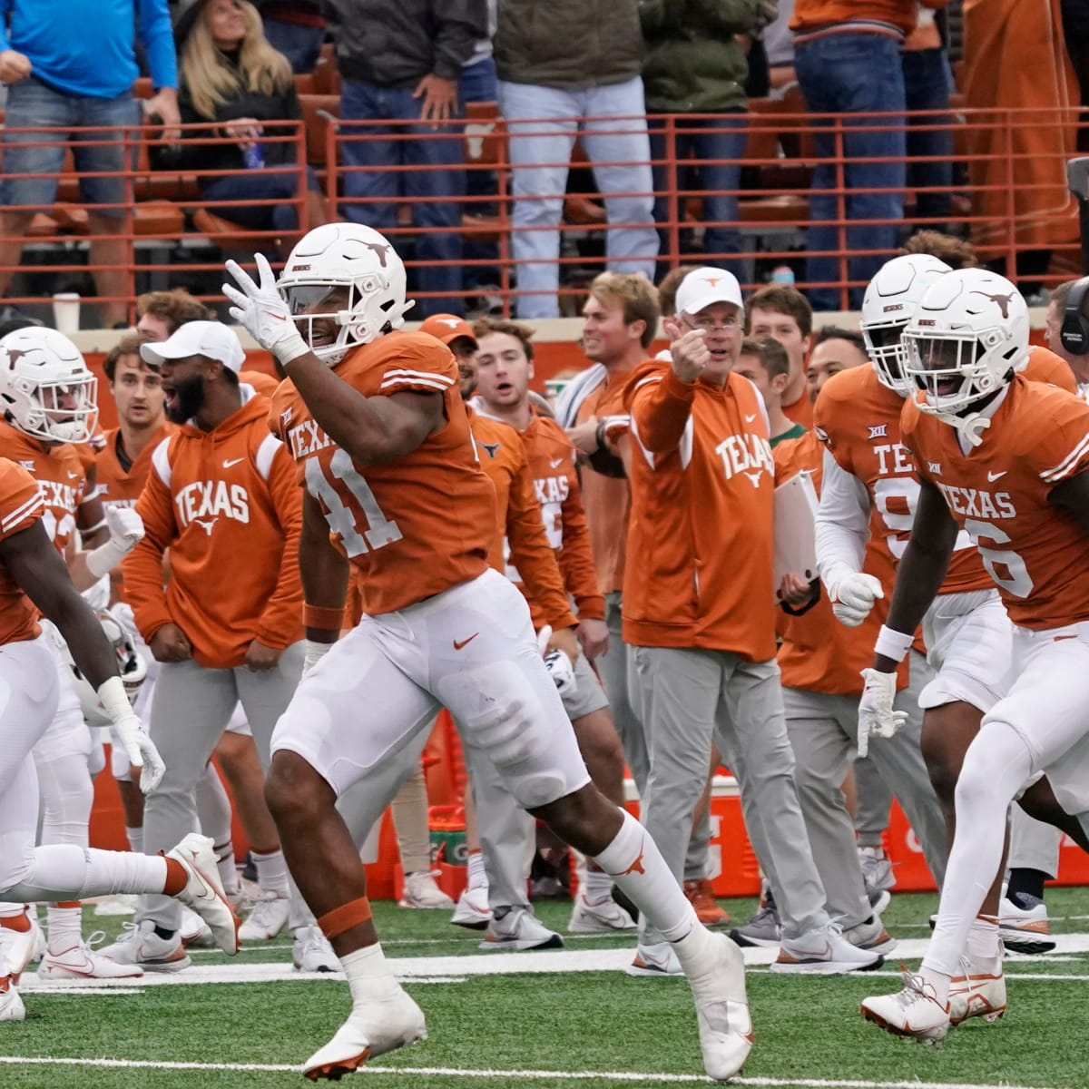 Texas Longhorns' Defense a No-Show