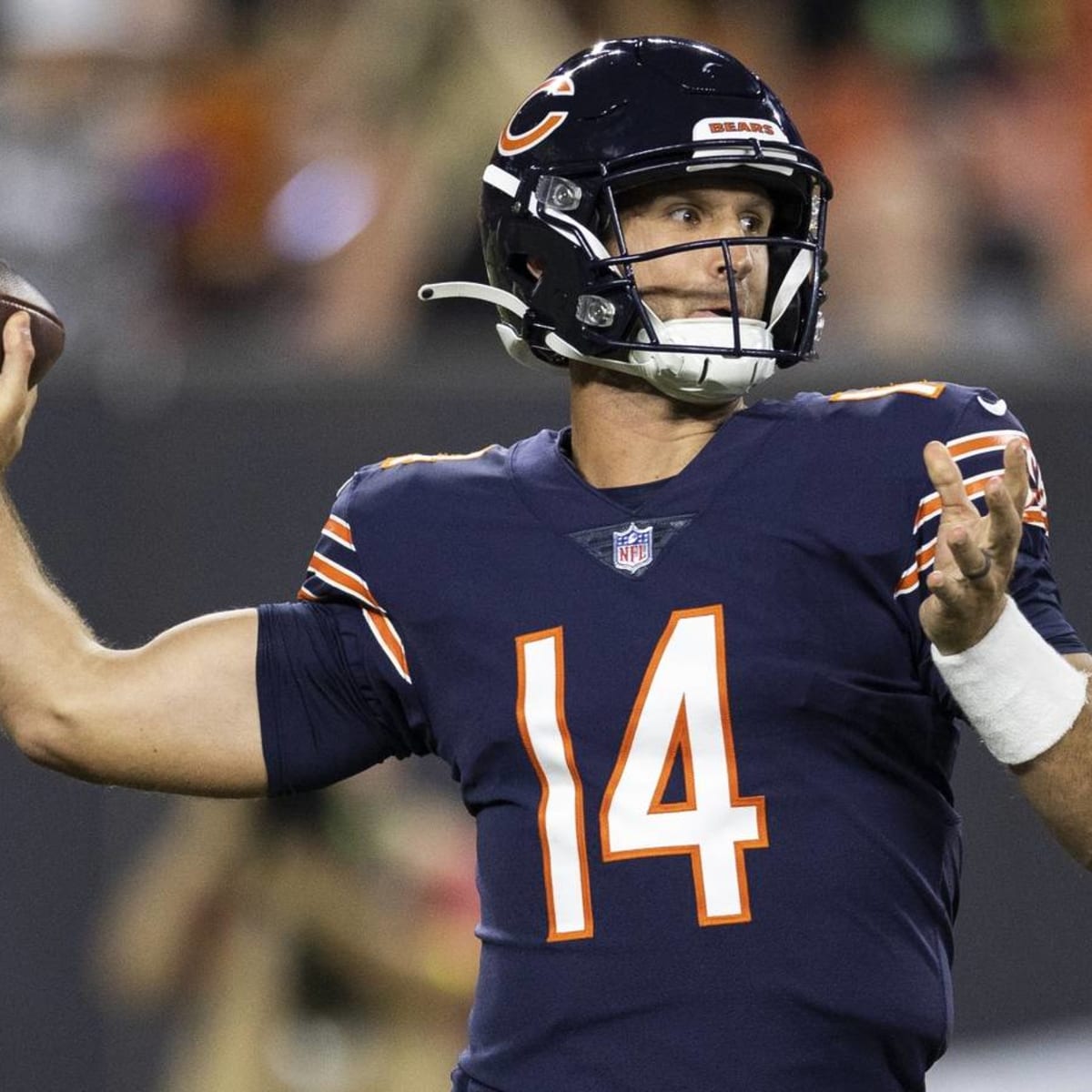 Chicago Bears sign veteran quarterback