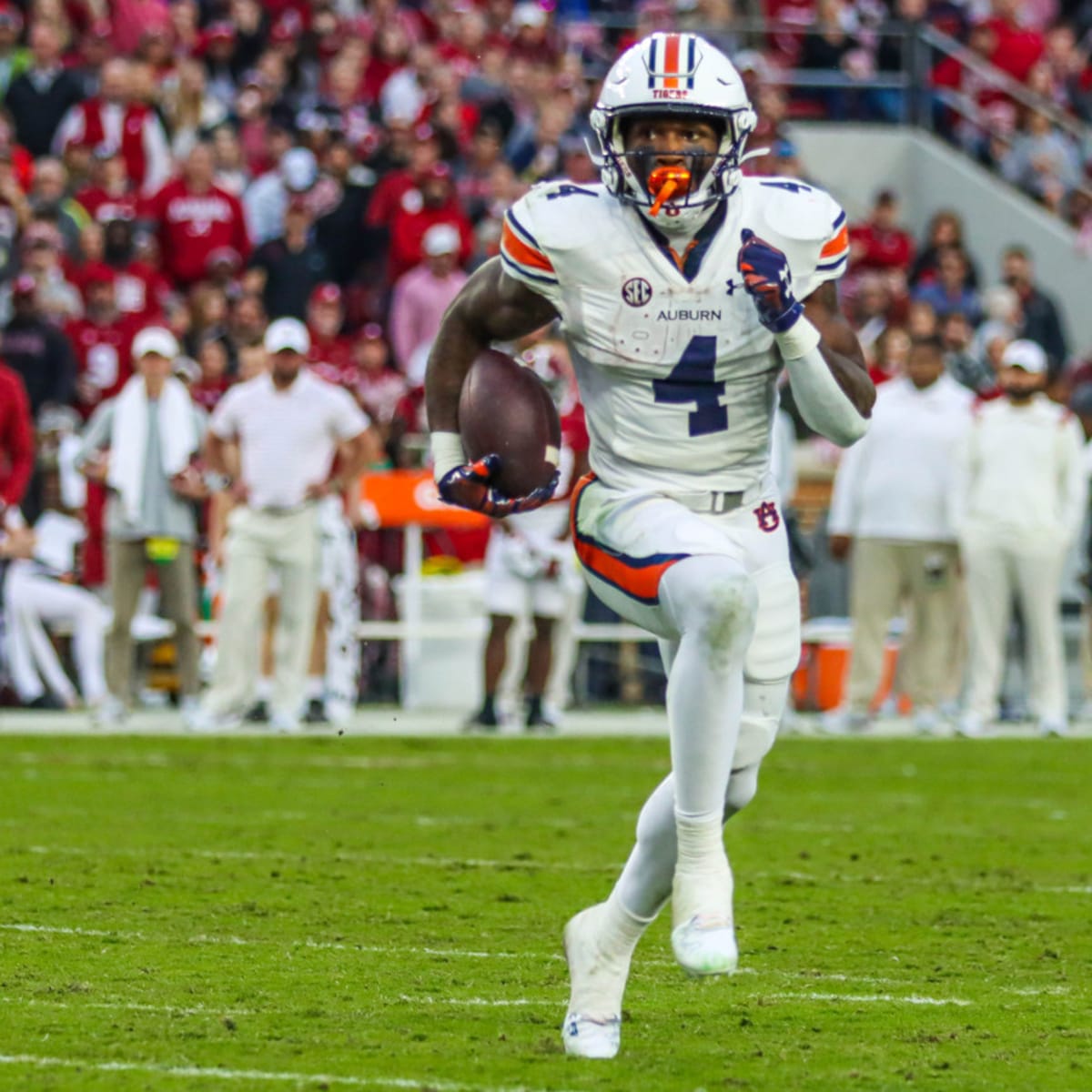 Auburn running back Tank Bigsby declaring for NFL Draft