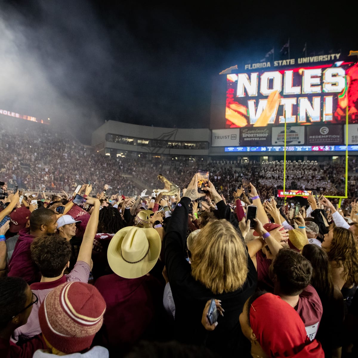 First quarter: Florida State Seminoles vs. Florida Gators - Tomahawk Nation