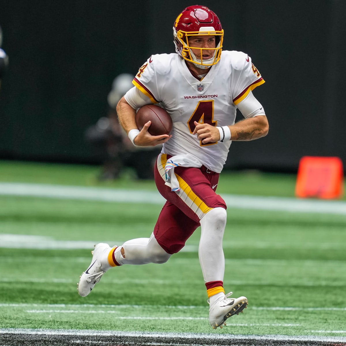 November 27, 2022: Washington Commanders quarterback Taylor Heinicke (4)  throws a pass during the NFL game between the Atlanta Falcons and the Washington  Commanders in Landover, MD. Reggie Hildred/CSM/Sipa USA(Credit Image: ©