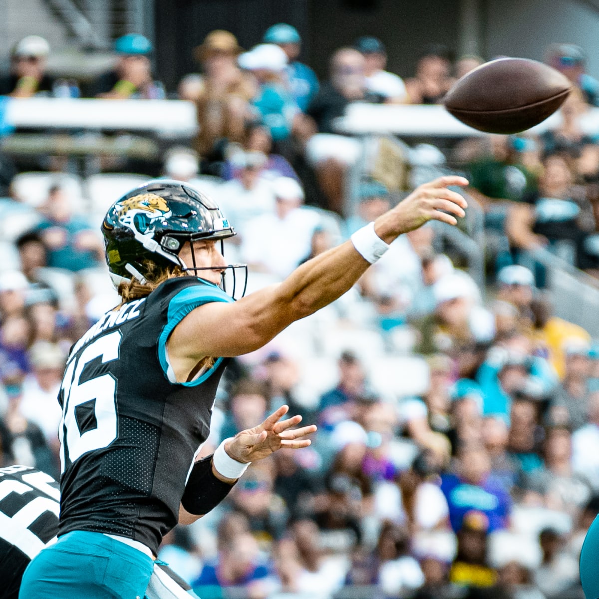 Jacksonville, Florida, USA. November 27, 2022: Jacksonville Jaguars  quarterback TREVOR LAWRENCE (16) in action during the Jacksonville Jaguars  vs Baltimore Ravens NFL game at TIAA Bank Field Stadium in Jacksonville, Fl  on