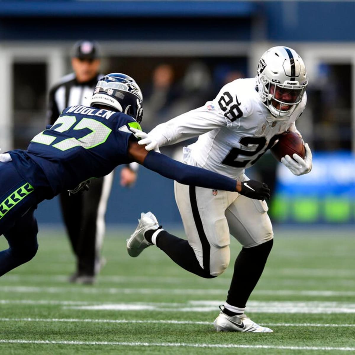 Josh Jacobs caps huge day with TD in OT, Raiders beat Seahawks