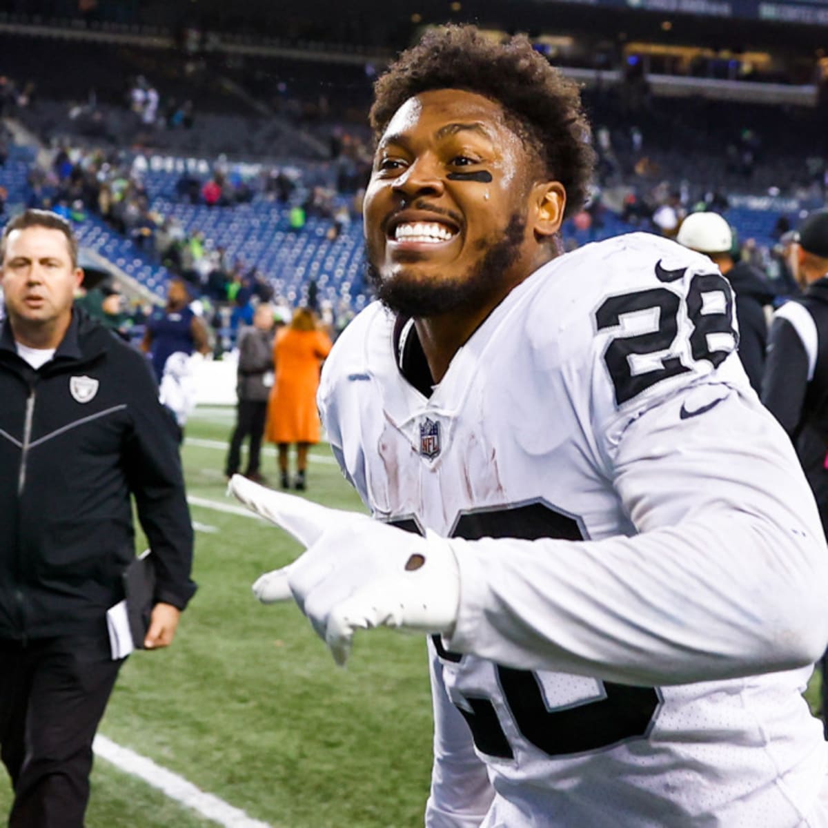 Josh Jacobs carries Raiders to 40-34 overtime win in Seattle - Sactown  Sports