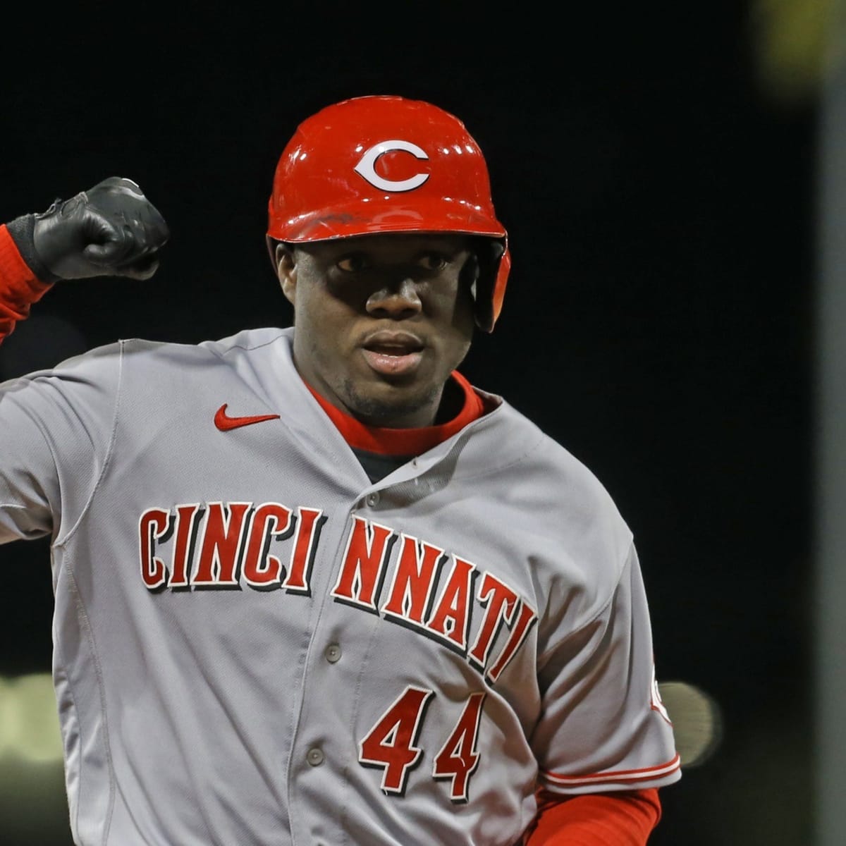 Aristides Aquino pulled from lineup, joining the Reds