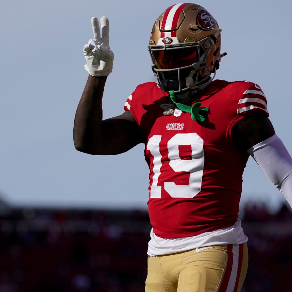 49ers vs Saints: Fred Warner forces Alvin Kamara fumble