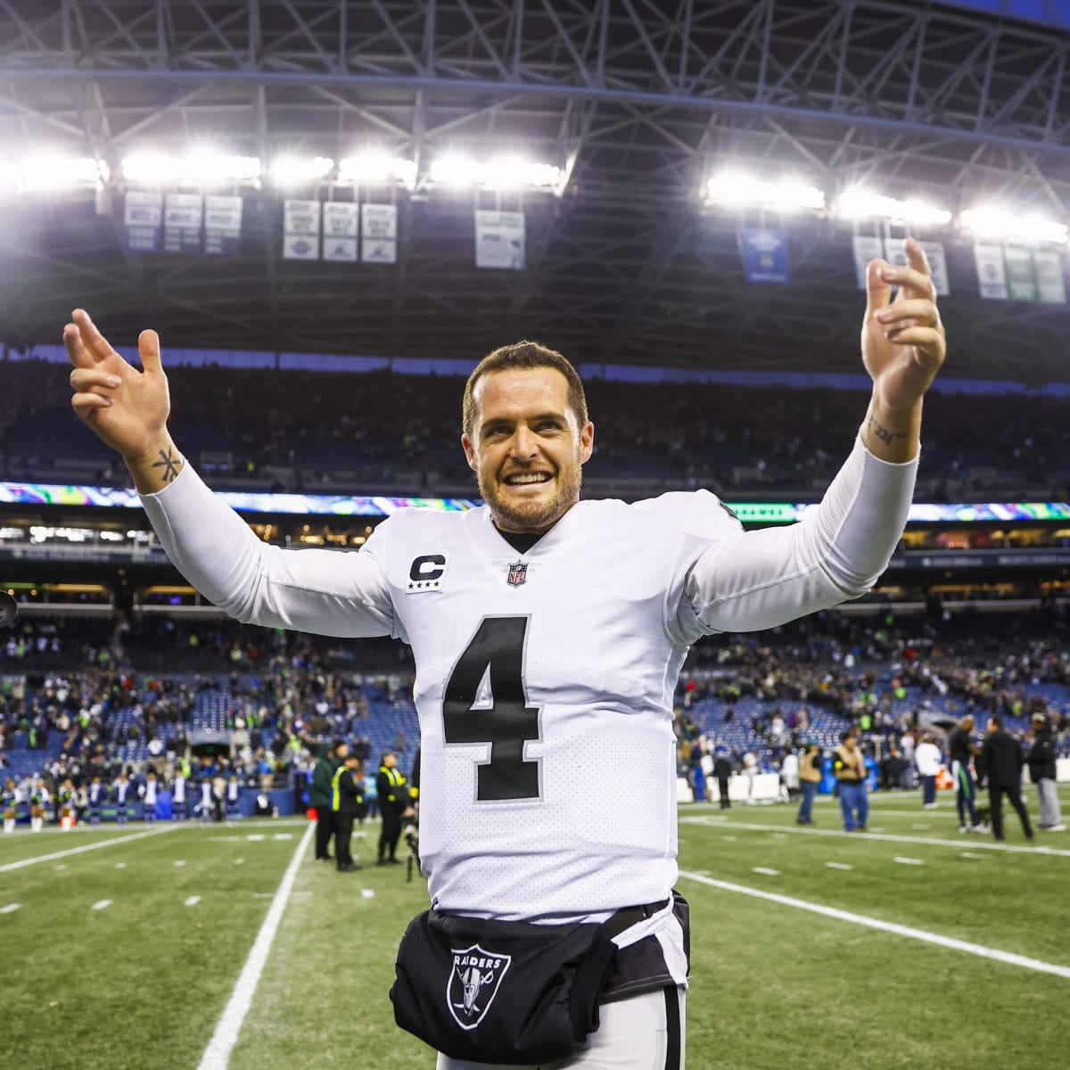 Derek Carr ends zany opening win in Las Vegas with an overtime TD