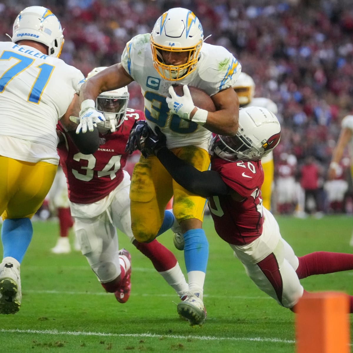 Khalil Mack's Dominance in Los Angeles Chargers Debut Secures 24-19 Win  Over Las Vegas Raiders - Sports Illustrated Los Angeles Chargers News,  Analysis and More