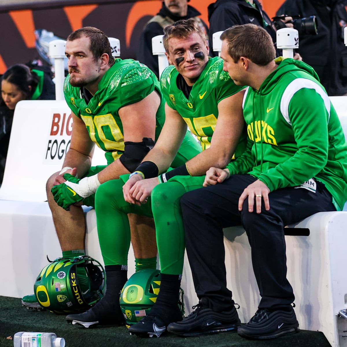 Oregon Ducks Quarterback Bo Nix Returning to Eugene in 2023 - Sports  Illustrated Oregon Ducks News, Analysis and More