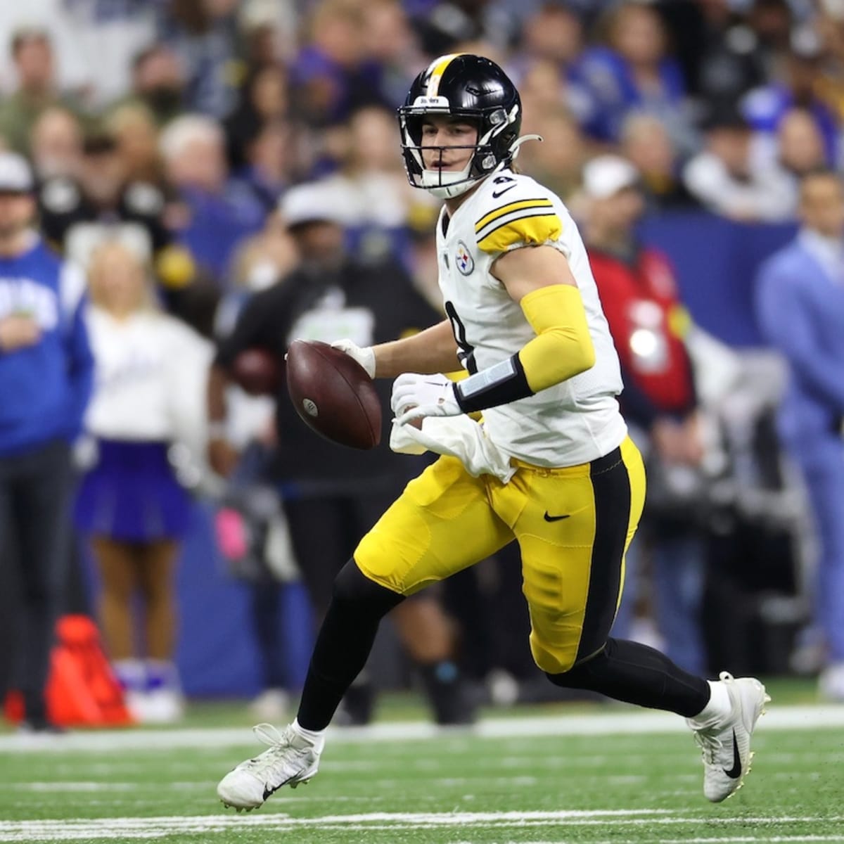 Steelers' Kenny Pickett called the play that put team ahead vs Colts,  teammate says