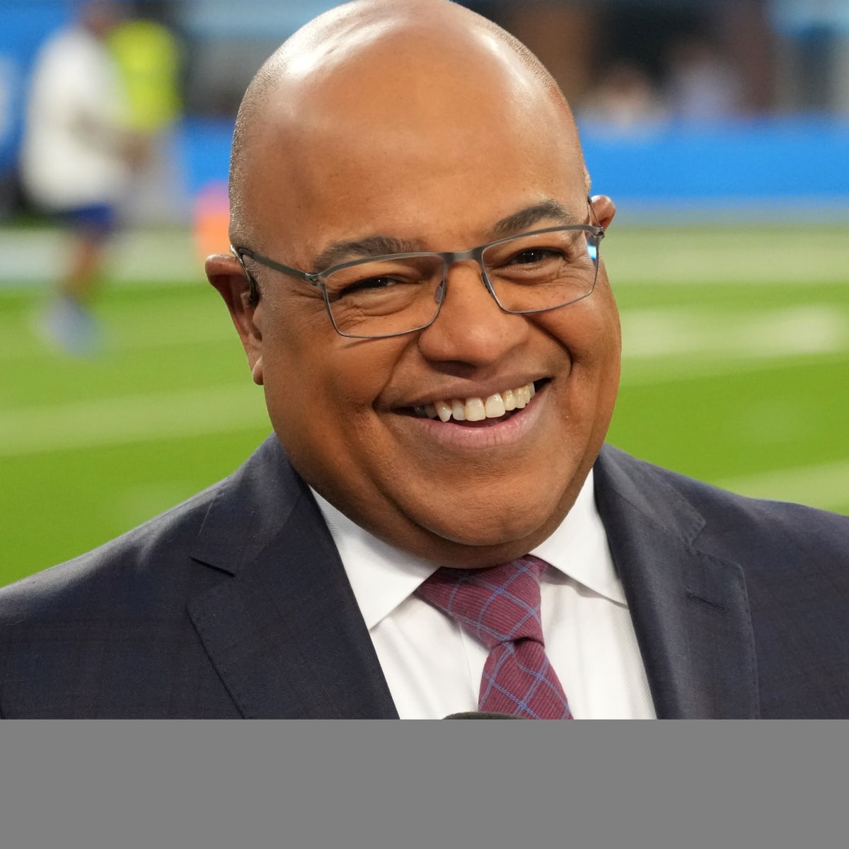 Mike Tirico Pulls Back the Curtain on 'Sunday Night Football' Flex