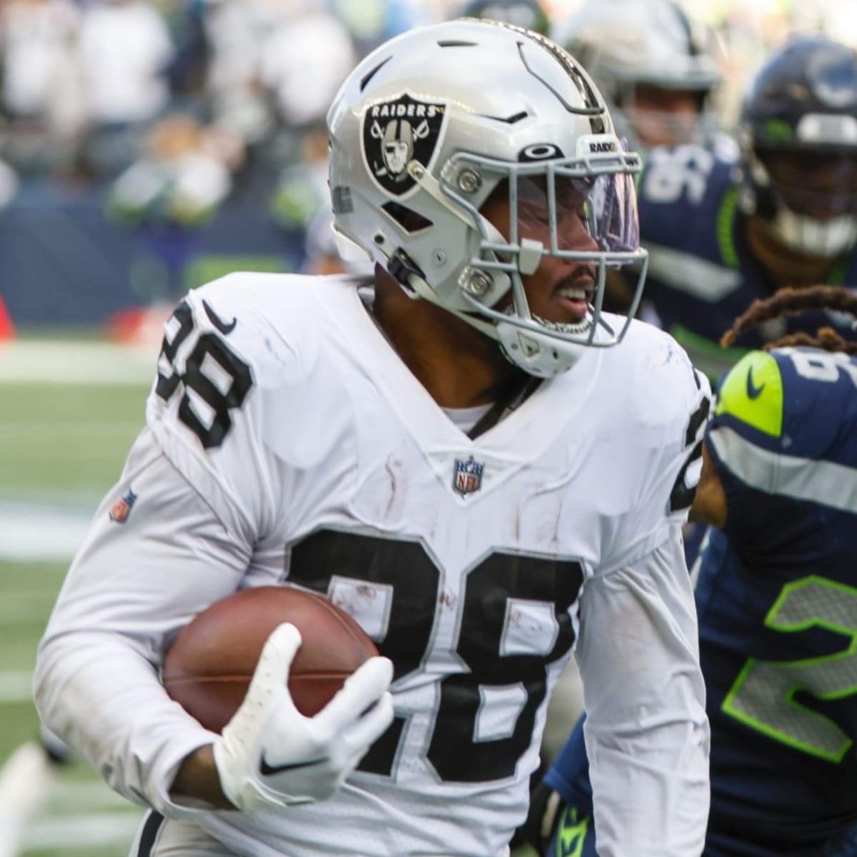 Las Vegas Raiders' Josh Jacobs back to normal self against LA - Sports  Illustrated Las Vegas Raiders News, Analysis and More