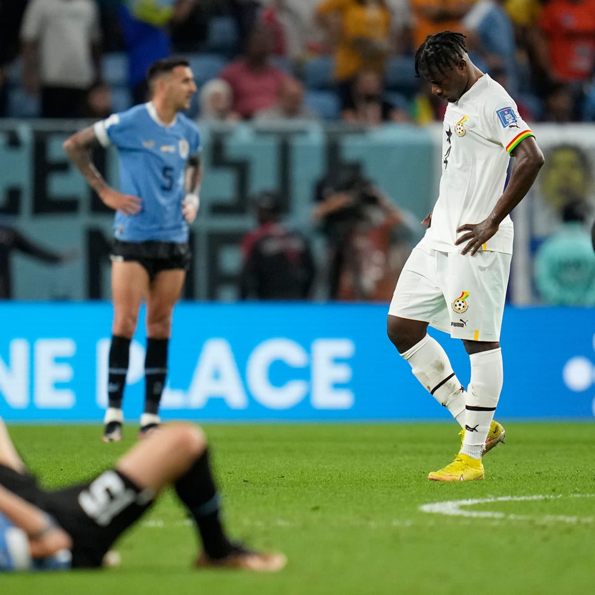 Uruguay victorious but it's not enough, Ghana v Uruguay