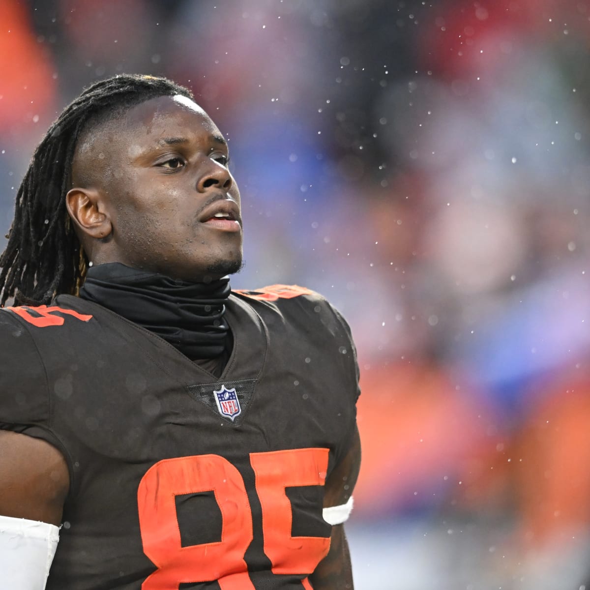 Njoku Added to Injury Report for Burns Suffered in Household Accident -  Sports Illustrated Cleveland Browns News, Analysis and More