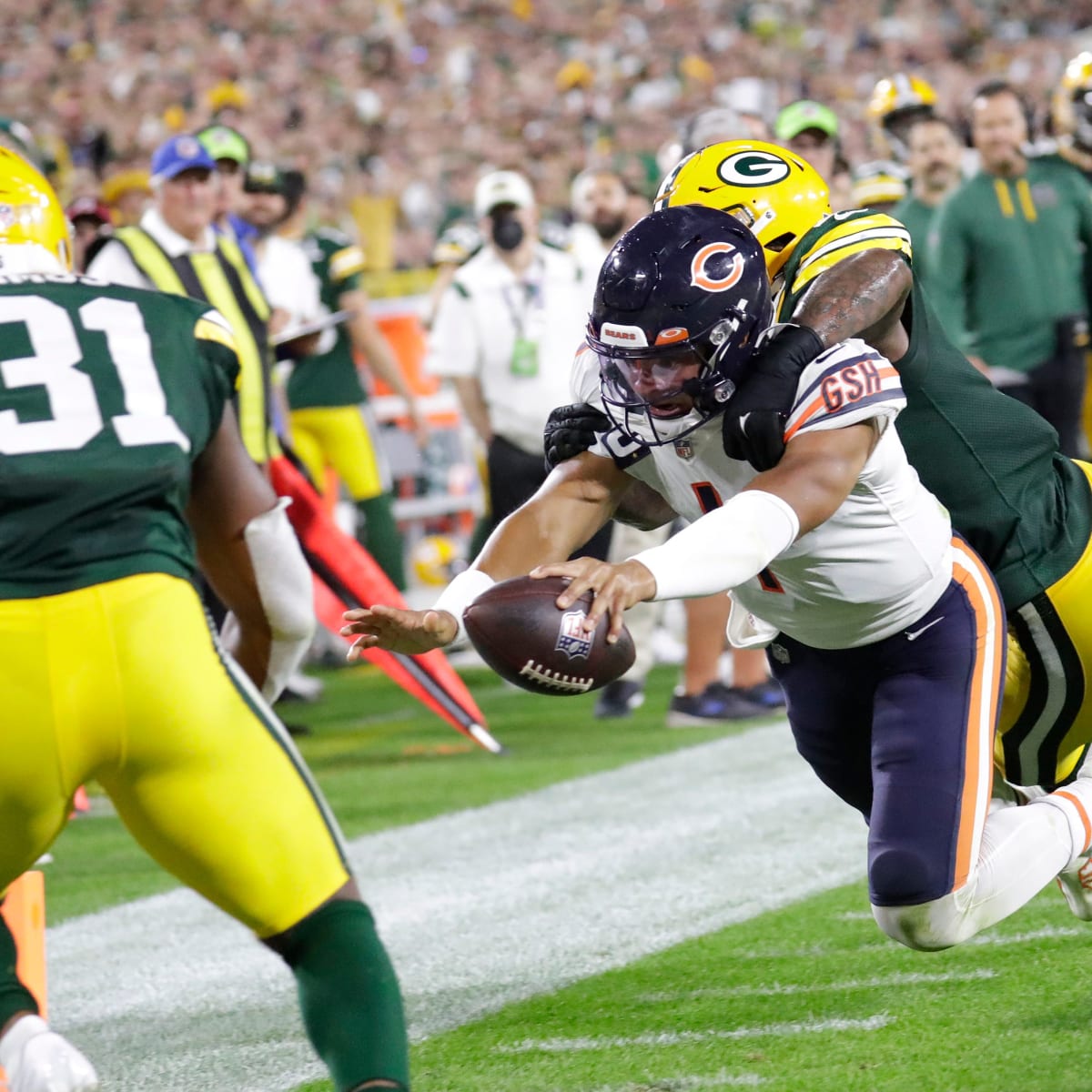 Packers vs. Bears Sunday Night Football NFL prop bets include David  Montgomery, Aaron Jones, and AJ