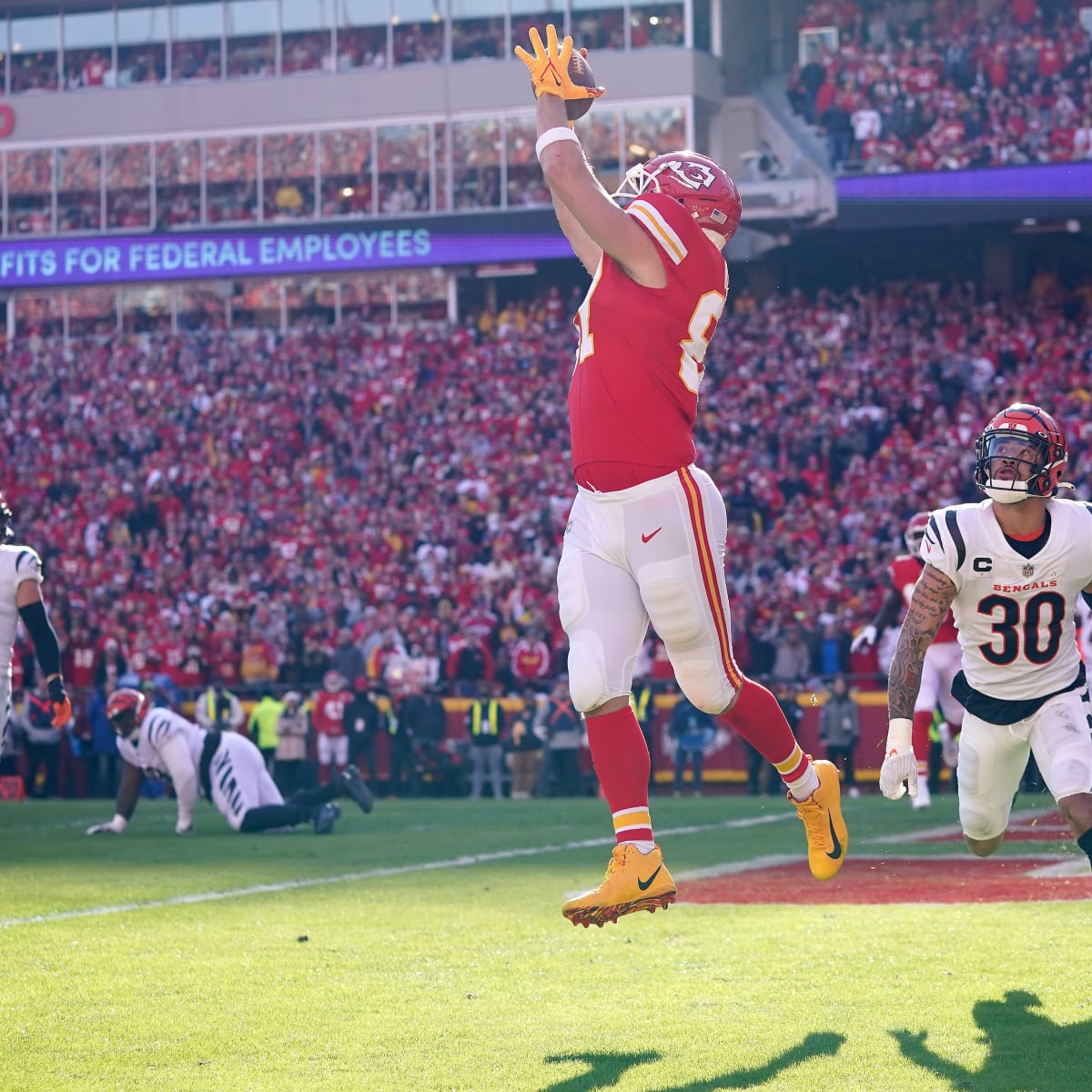 Bengals-Chiefs AFC Championship injury report: Travis Kelce pops