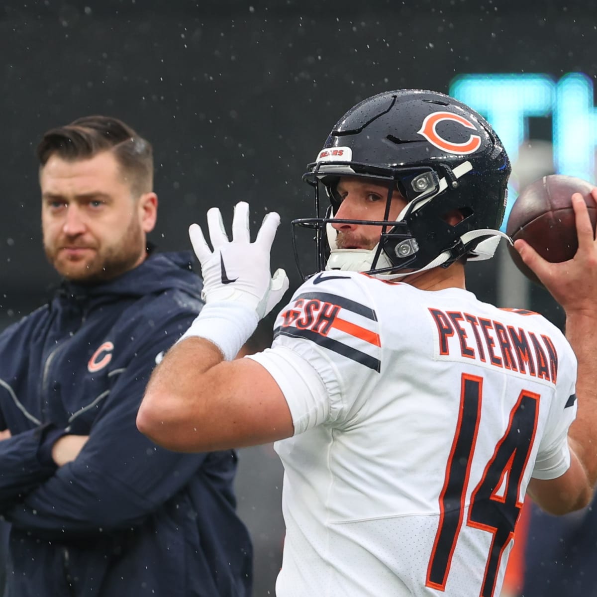 Bears Coach Matt Eberflus Deflects Onslaught of Chase Claypool Questions in  Laughable Fashion - Sports Illustrated