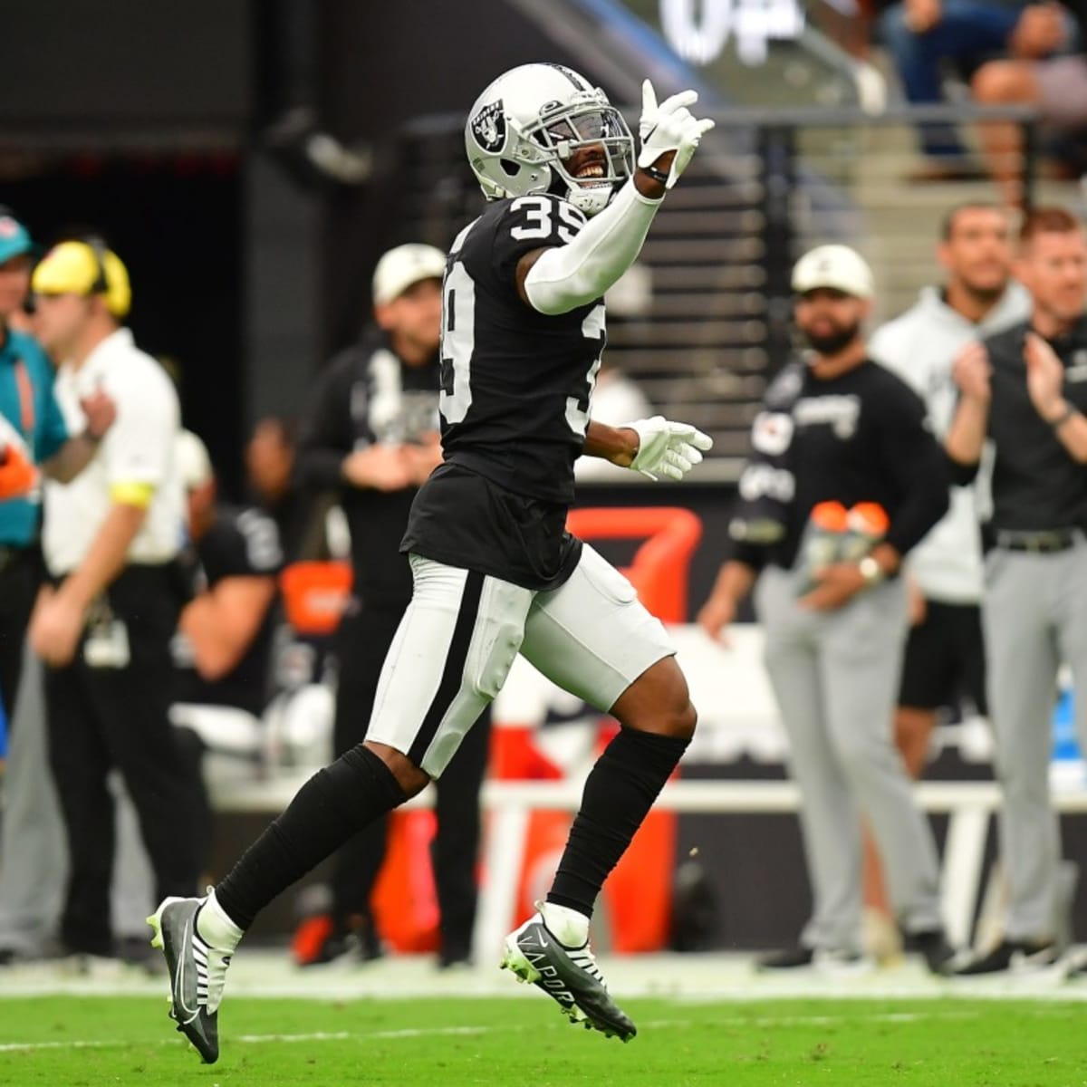 Raiders Activate CB Nate Hobbs