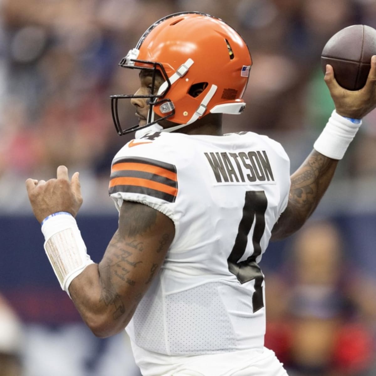 Deshaun Watson Arrived To The Texans Game Rocking A Sweet Throwback Jersey