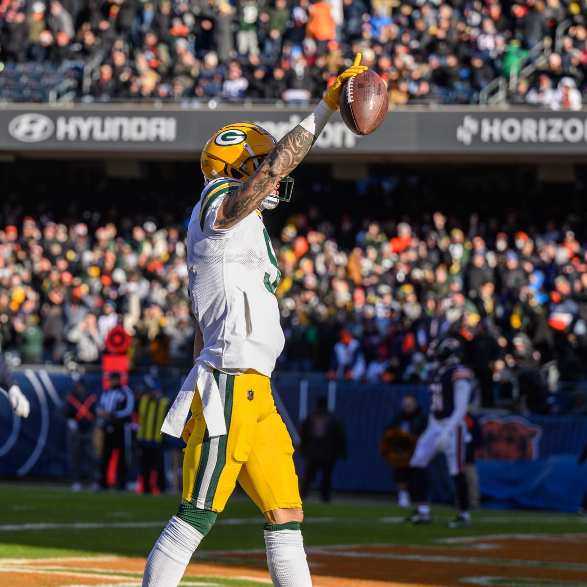 Packers Playoff Bound, Beat Bears in Rivals' 200th Game, Chicago News