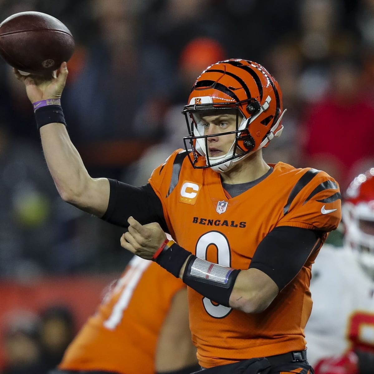 He's a killer': Bengals QB Joe Burrow braves cold elements in