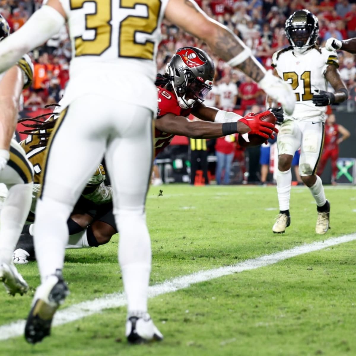 New Orleans Saints lose fourth-quarter lead, fall to Buccaneers 17-16