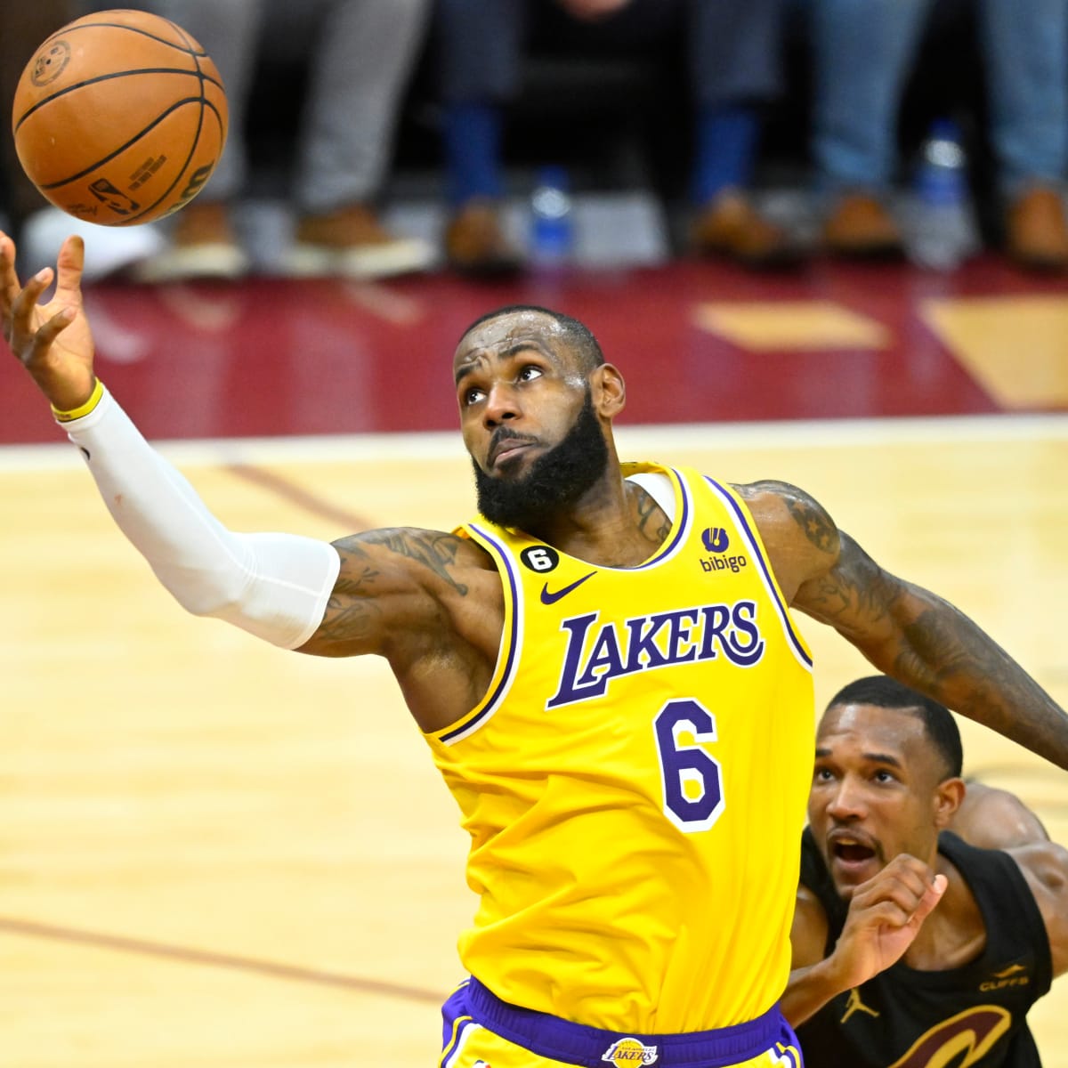 LeBron James: Top 10 highest-paid athletes in 2022