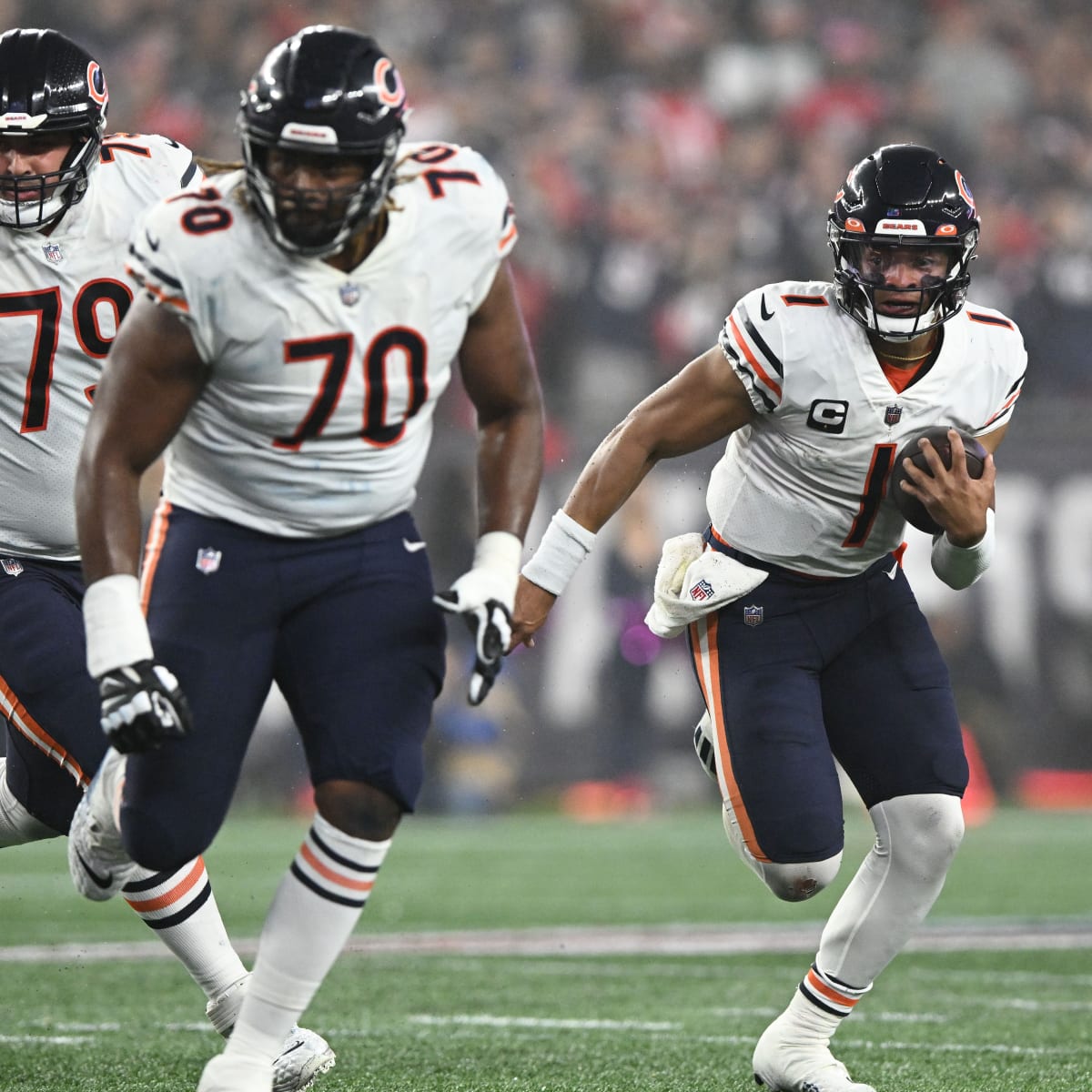 Chicago Bears need tackle even after Braxton Jones' rookie year