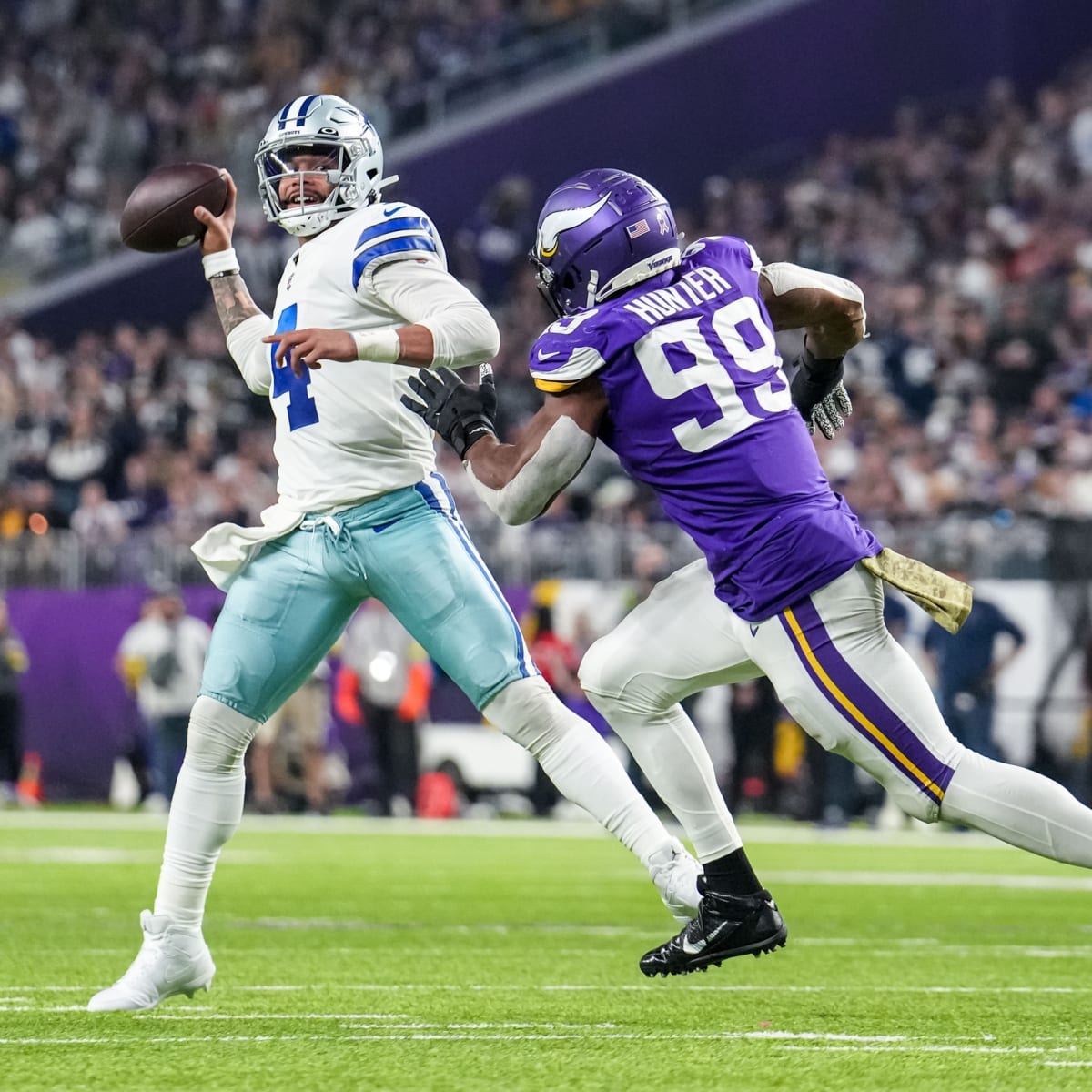 Vikings defense looks more creative under Brian Flores, but Danielle Hunter  situation hovers