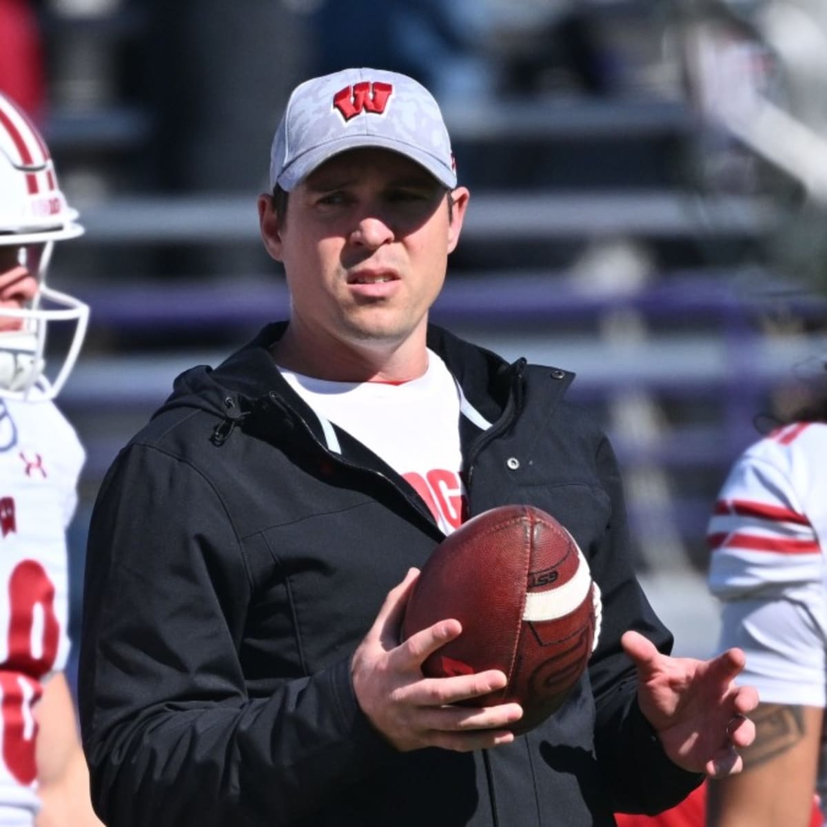 Jim Leonhard says he won't return to Wisconsin staff