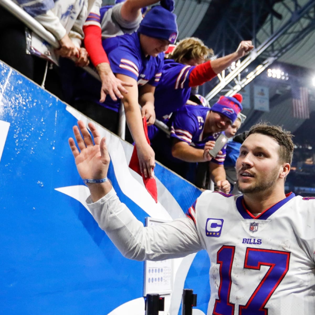 Bovada on Twitter: Josh Allen has the Bills locked in as Super Bowl  favorites, do you agree? #NFL futures ➡️    / X